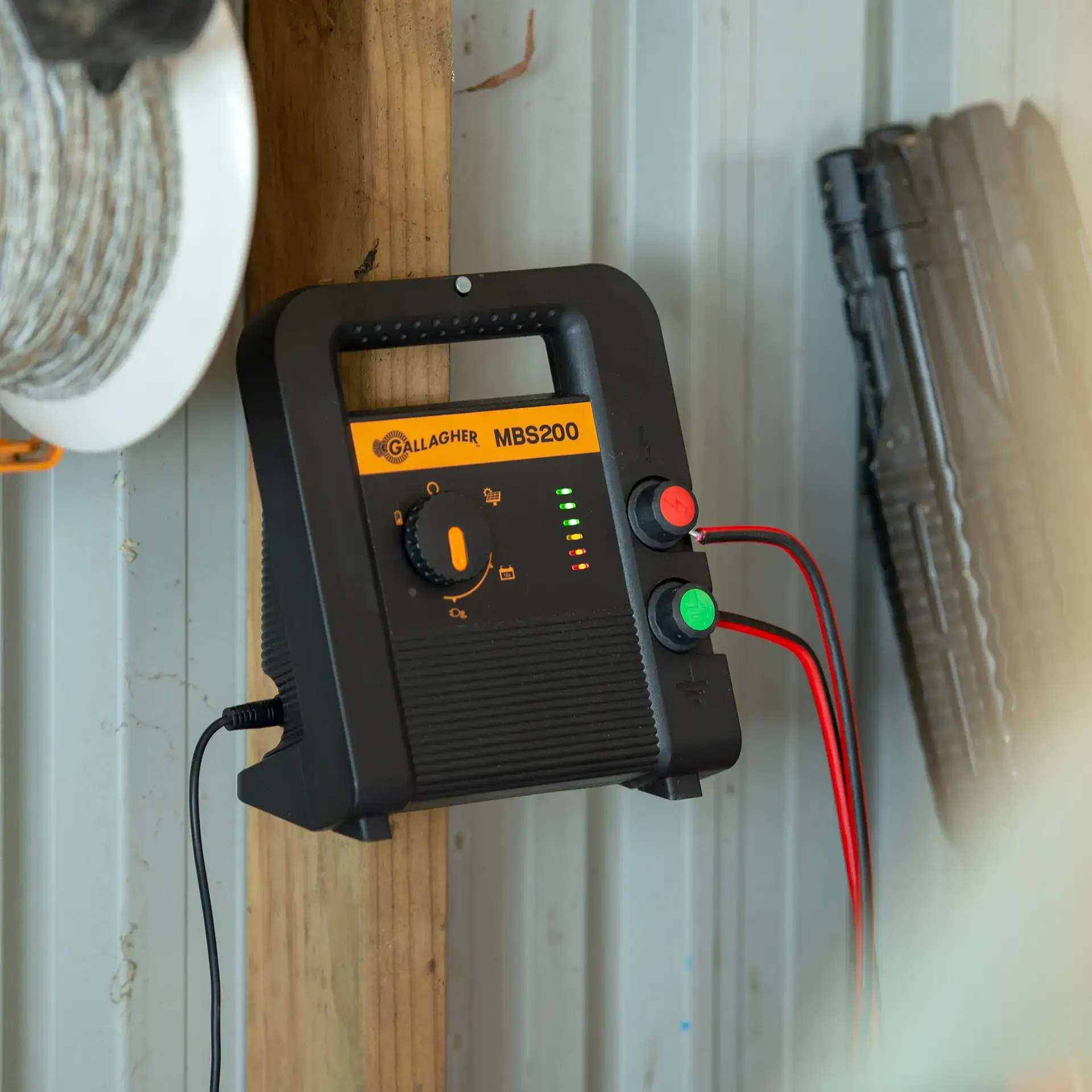 MBS200 - 230V/12V/Zonne-energie/2,0J (3)