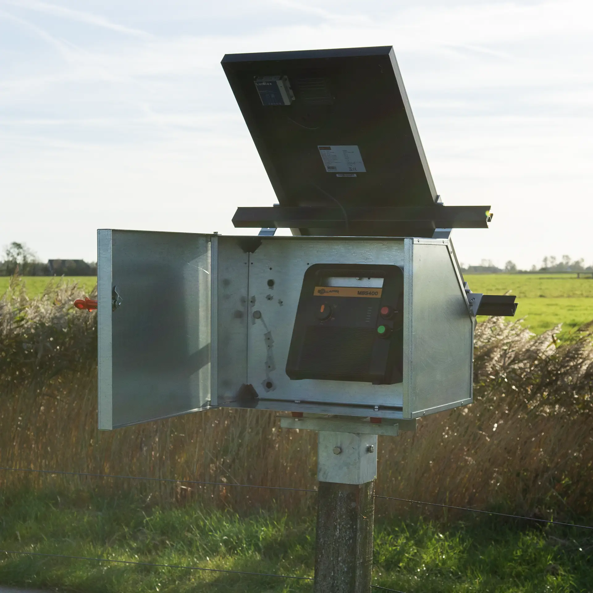 Solarbox MBS400 + gratis afrasteringsvoltmeter (2)