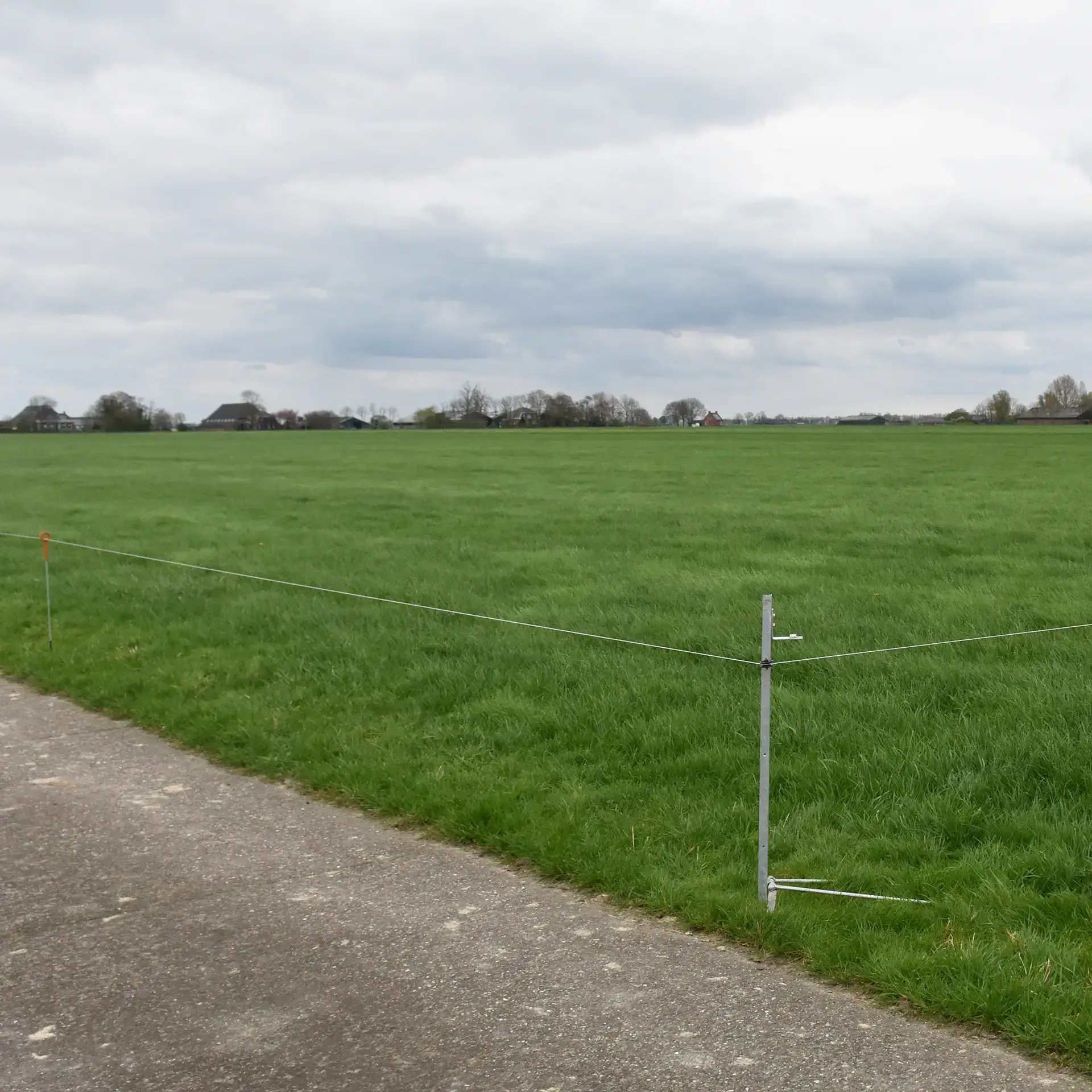 Kabelhaspel/aansluitpaal geschikt voor 3 haspels/3 isolatoren van 1,25 m. (4)