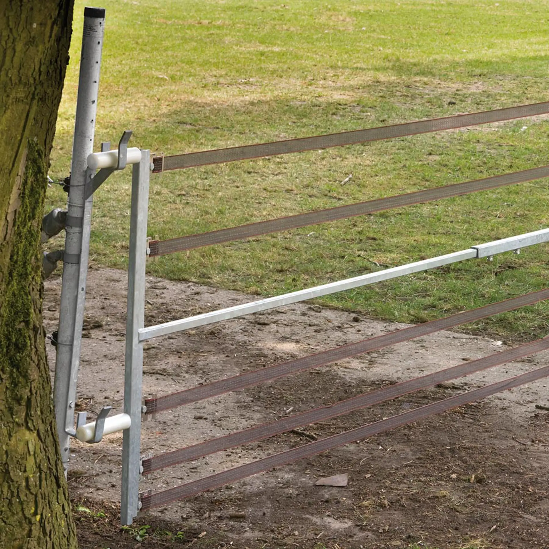 Gelektrificeerde stalen poort van 2,5 tot 4,5 meter. (5)